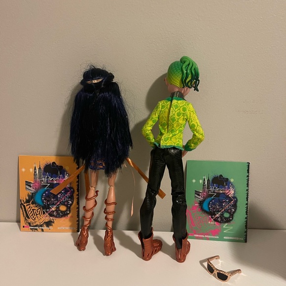 Monster High Boo York Two Pack Cleo De Nile and Deuce Gorgon Dolls - Picture 3 of 4